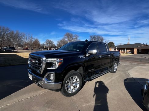 Used 2020 GMC Sierra 1500 SLT image 1