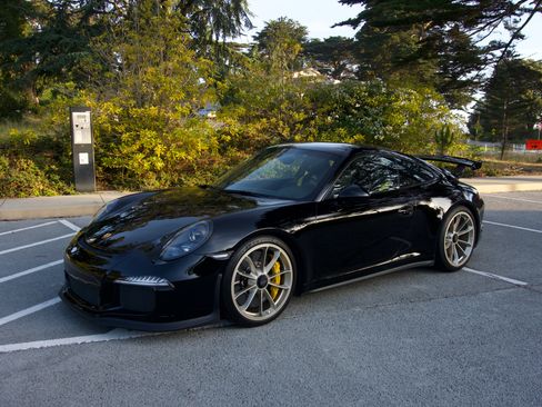 Used 2015 Porsche 911 GT3 RWD image 2