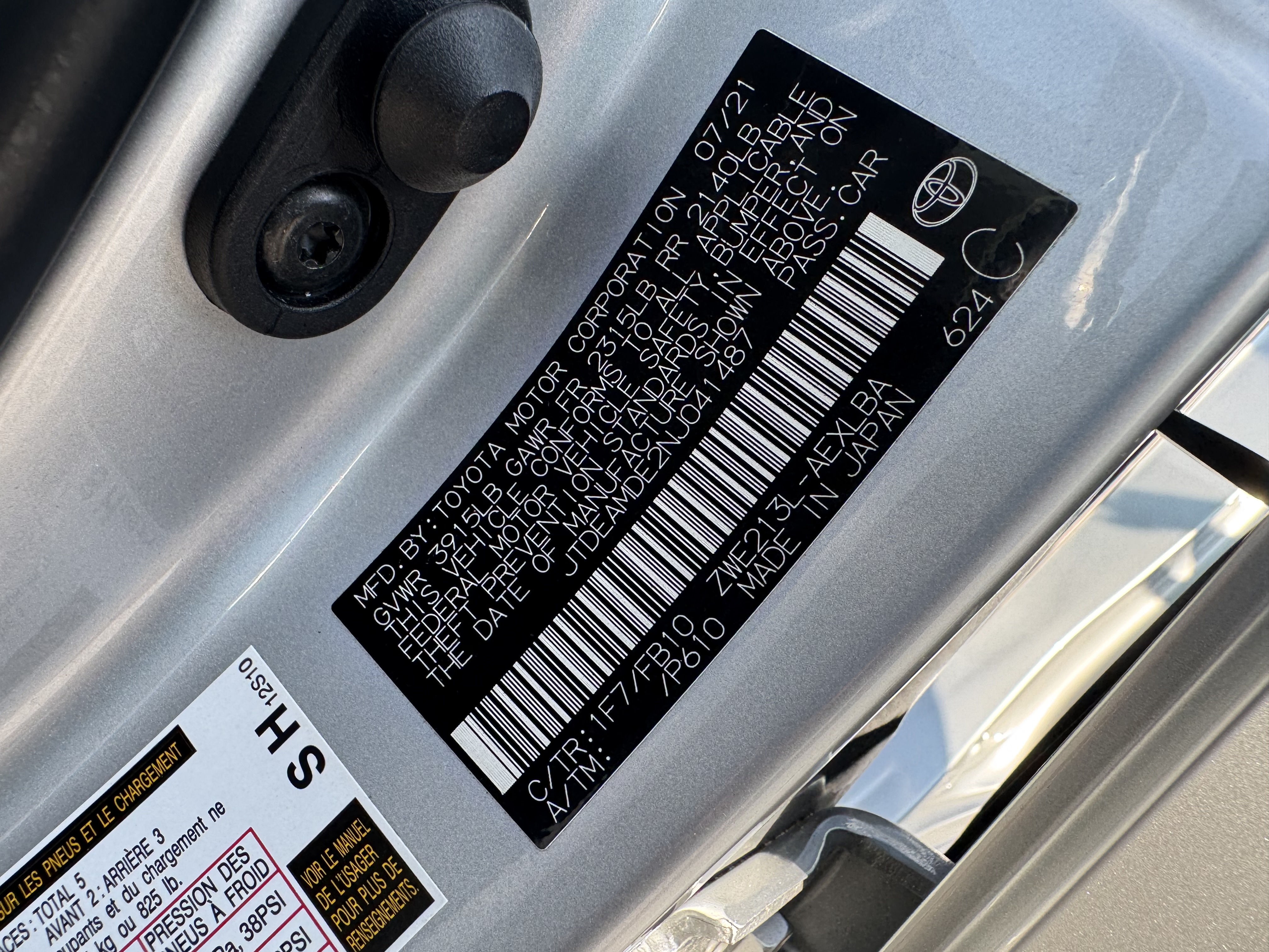 Used 2022 Toyota Corolla LE FWD image 2