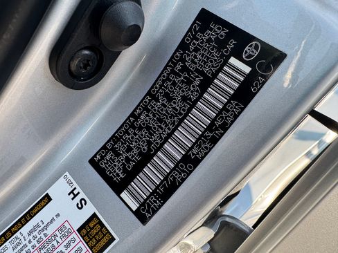 Used 2022 Toyota Corolla LE FWD image 2