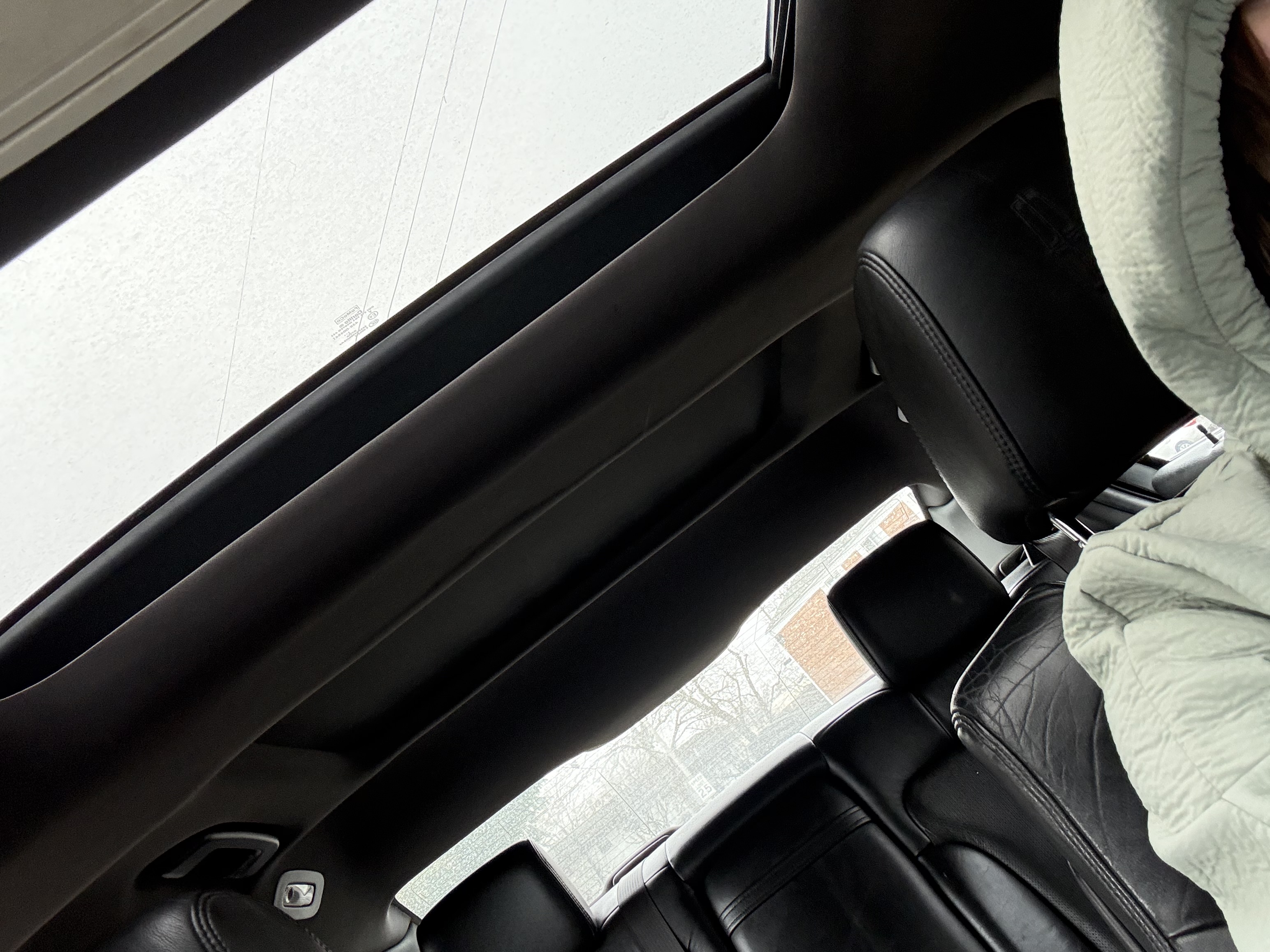 Used 2012 Lincoln MKS FWD image 16