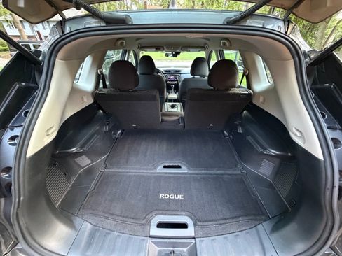 Used 2019 Nissan Rogue S AWD/4WD image 29