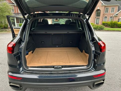 Used 2017 Porsche Cayenne AWD/4WD image 8