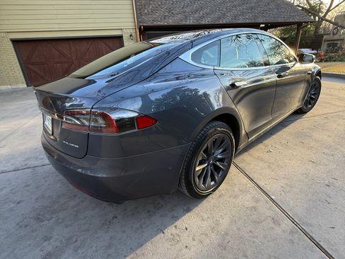 Used 2020 Tesla Model S Long Range Plus image 13
