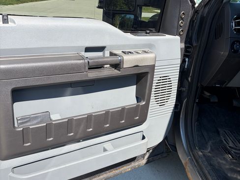 Used 2013 Ford F250 XLT AWD/4WD image 9