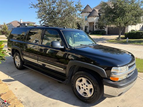 Used 2004 Chevrolet Suburban LT w/ Preferred Equipment Group image 5