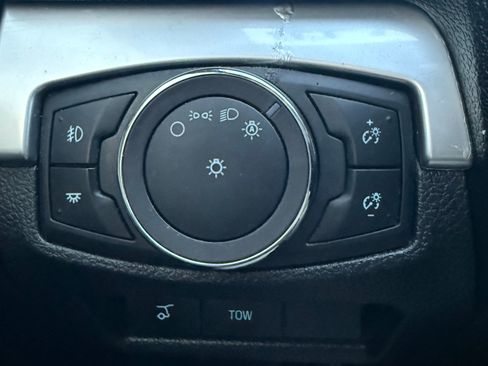 Used 2017 Ford Explorer XLT w/ Equipment Group 202A image 20