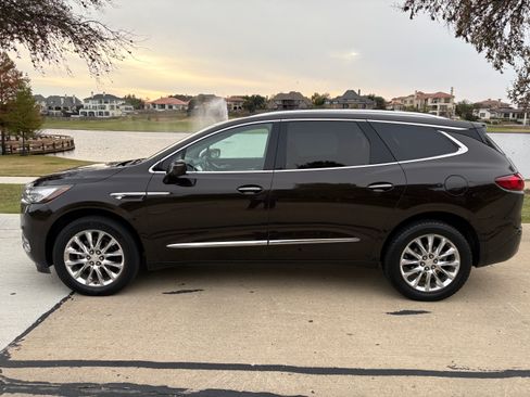 Used 2018 Buick Enclave Premium w/ Experience Buick Package image 2