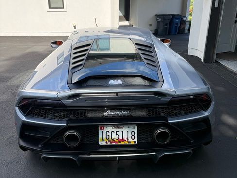 Used 2021 Lamborghini Huracan EVO RWD image 4