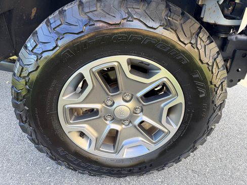 Used 2014 Jeep Wrangler Rubicon w/ Dual Top Group image 24