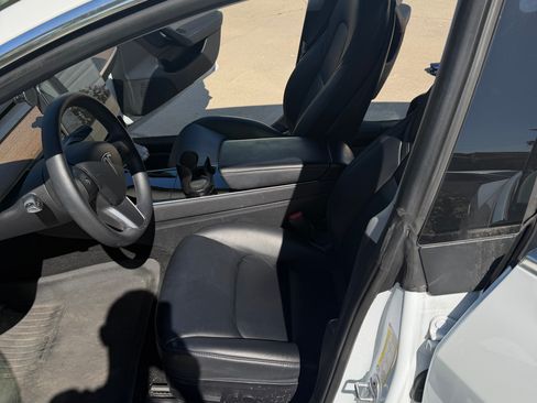 Used 2019 Tesla Model 3 Standard Range Plus image 6