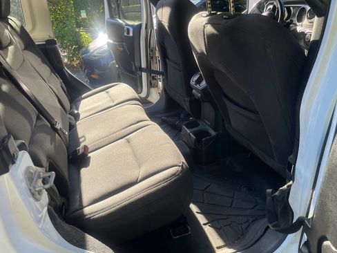 Used 2020 Jeep Wrangler Unlimited Sport S AWD/4WD image 14