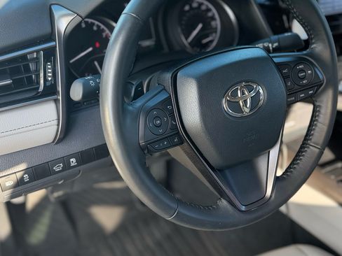 Used 2024 Toyota Camry SE image 12