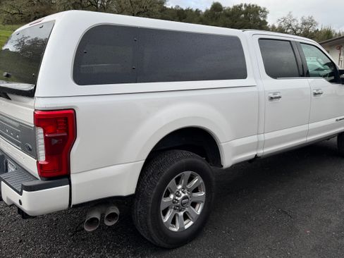 Used 2018 Ford F250 Platinum w/ Platinum Ultimate Package image 8
