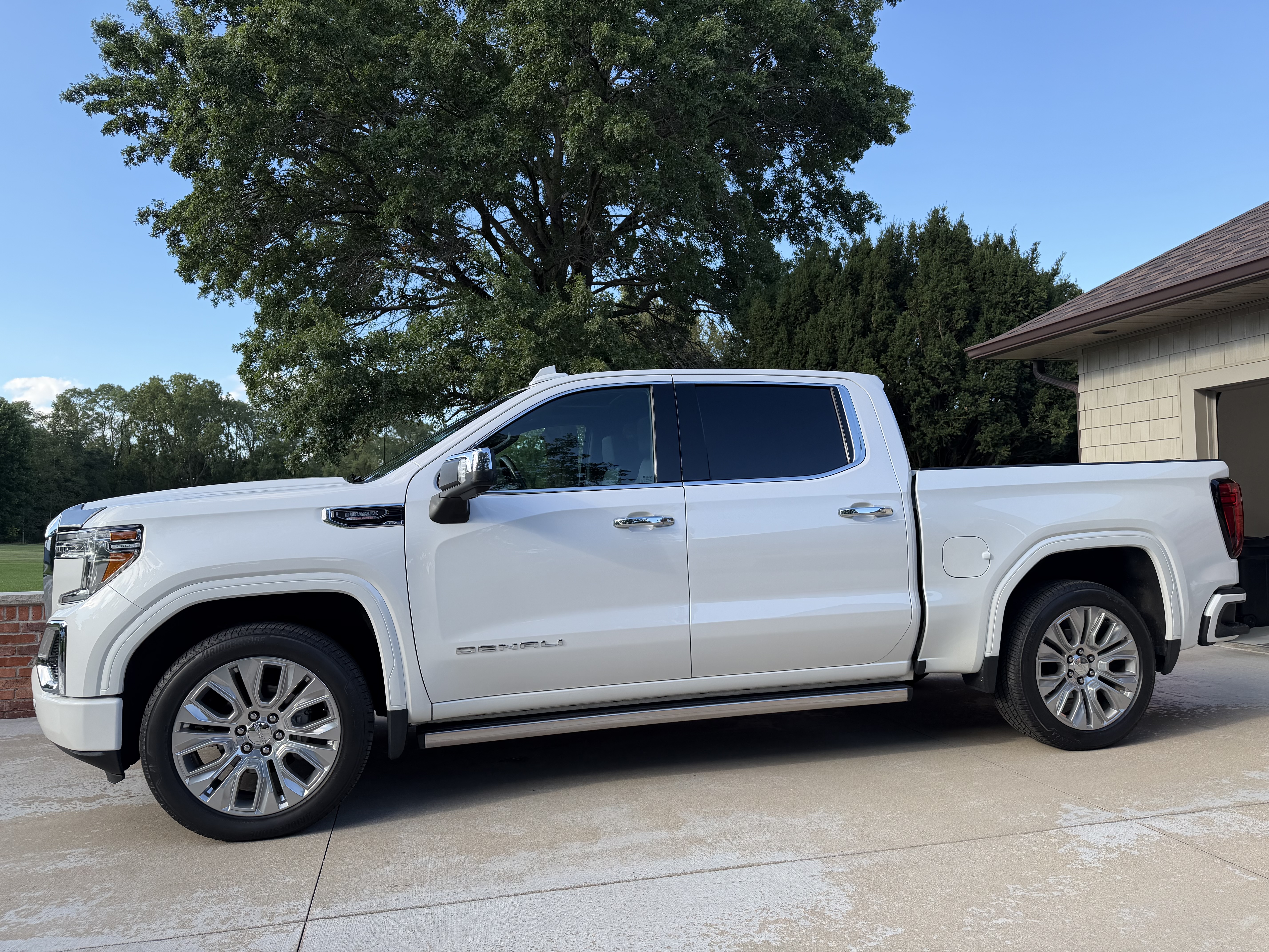 Used 2020 GMC Sierra 1500 Denali w/ Denali Ultimate Package AWD/4WD image 1