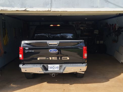 Used 2017 Ford F150 XLT w/ Equipment Group 302A Luxury image 28