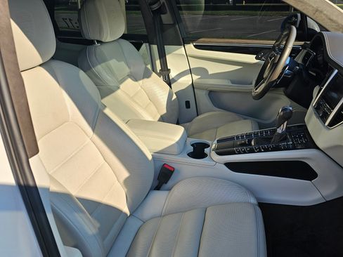 Used 2016 Porsche Macan Turbo image 6