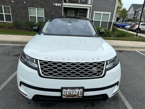 Used 2019 Land Rover Range Rover Velar image 4