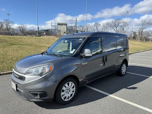 Used 2021 RAM ProMaster City Tradesman SLT image 2