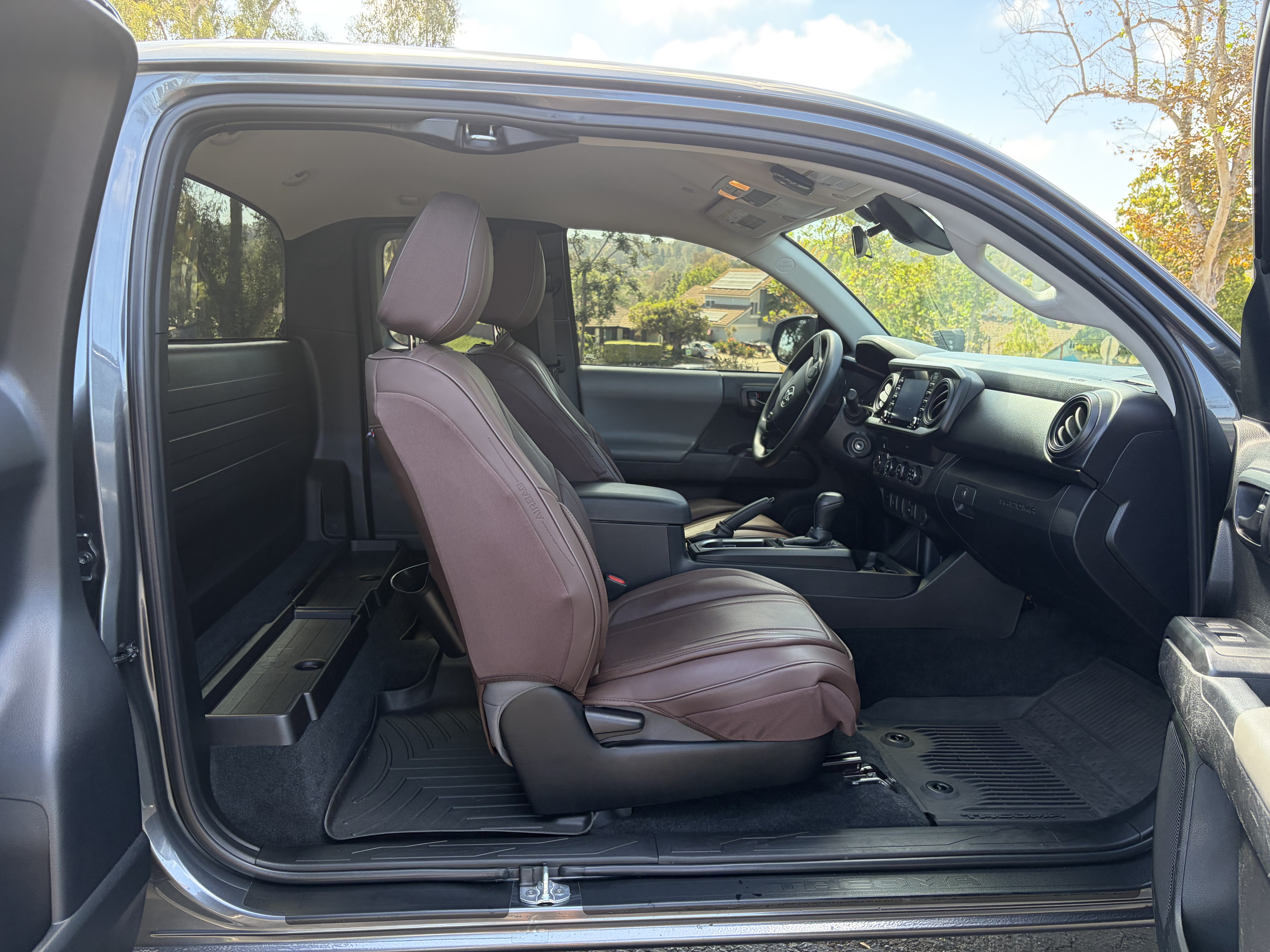 Used 2023 Toyota Tacoma SR AWD/4WD image 12