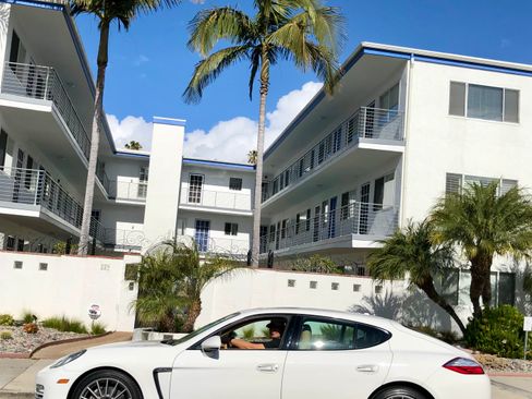 Used 2012 Porsche Panamera 4 image 7