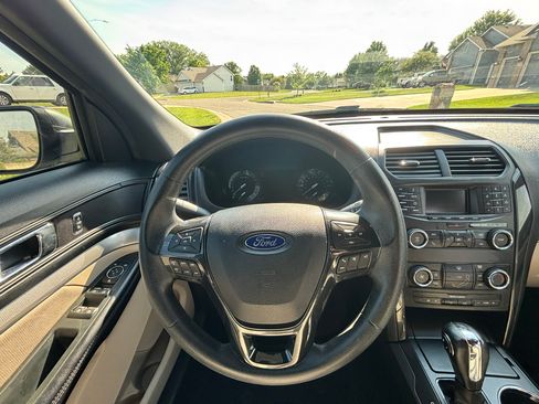 Used 2018 Ford Explorer FWD image 17