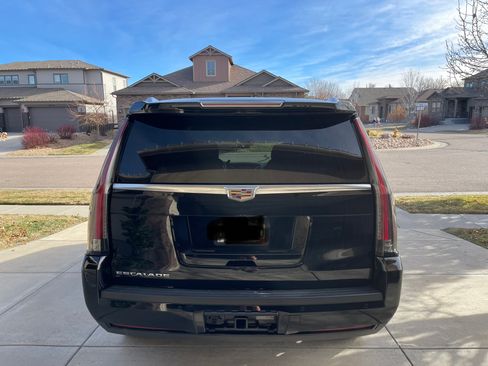 Used 2019 Cadillac Escalade Premium Luxury image 10