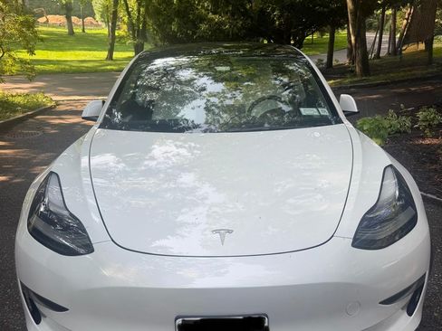 Used 2022 Tesla Model 3 Long Range AWD/4WD image 2