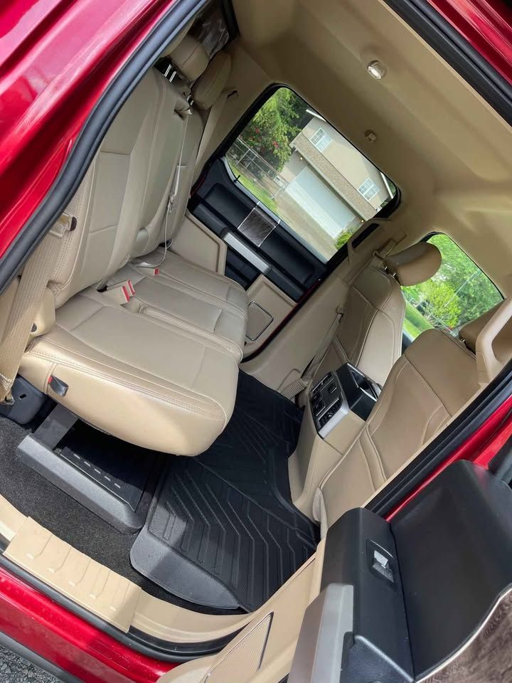 Used 2019 Ford F350 Lariat w/ Lariat Value Package AWD/4WD image 11