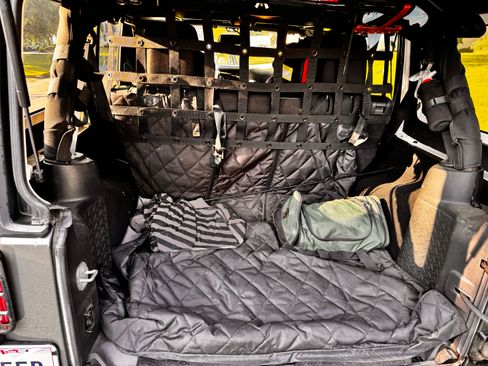 Used 2015 Jeep Wrangler Unlimited Sport image 8