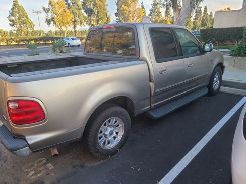 Used 2002 Ford F150 2WD SuperCrew image 6