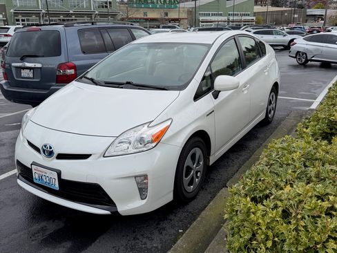 Used 2012 Toyota Prius Two image 6