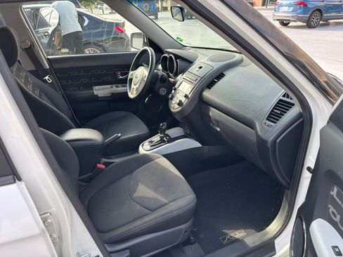 Used 2012 Kia Soul + w/ Audio Pkg FWD image 8