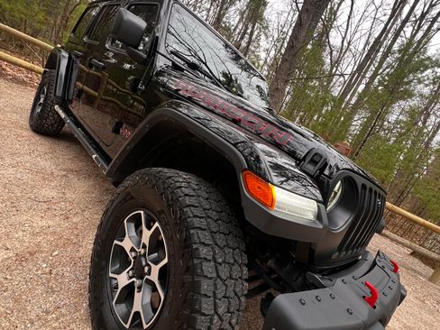 Used 2022 Jeep Wrangler Unlimited Rubicon w/ Steel Bumper Group AWD/4WD image 2