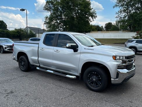 Used 2021 Chevrolet Silverado 1500 LT RWD image 19