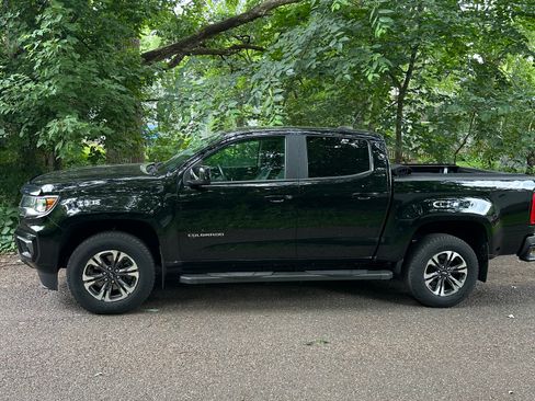 Used 2021 Chevrolet Colorado Z71 w/ Safety Package AWD/4WD image 2