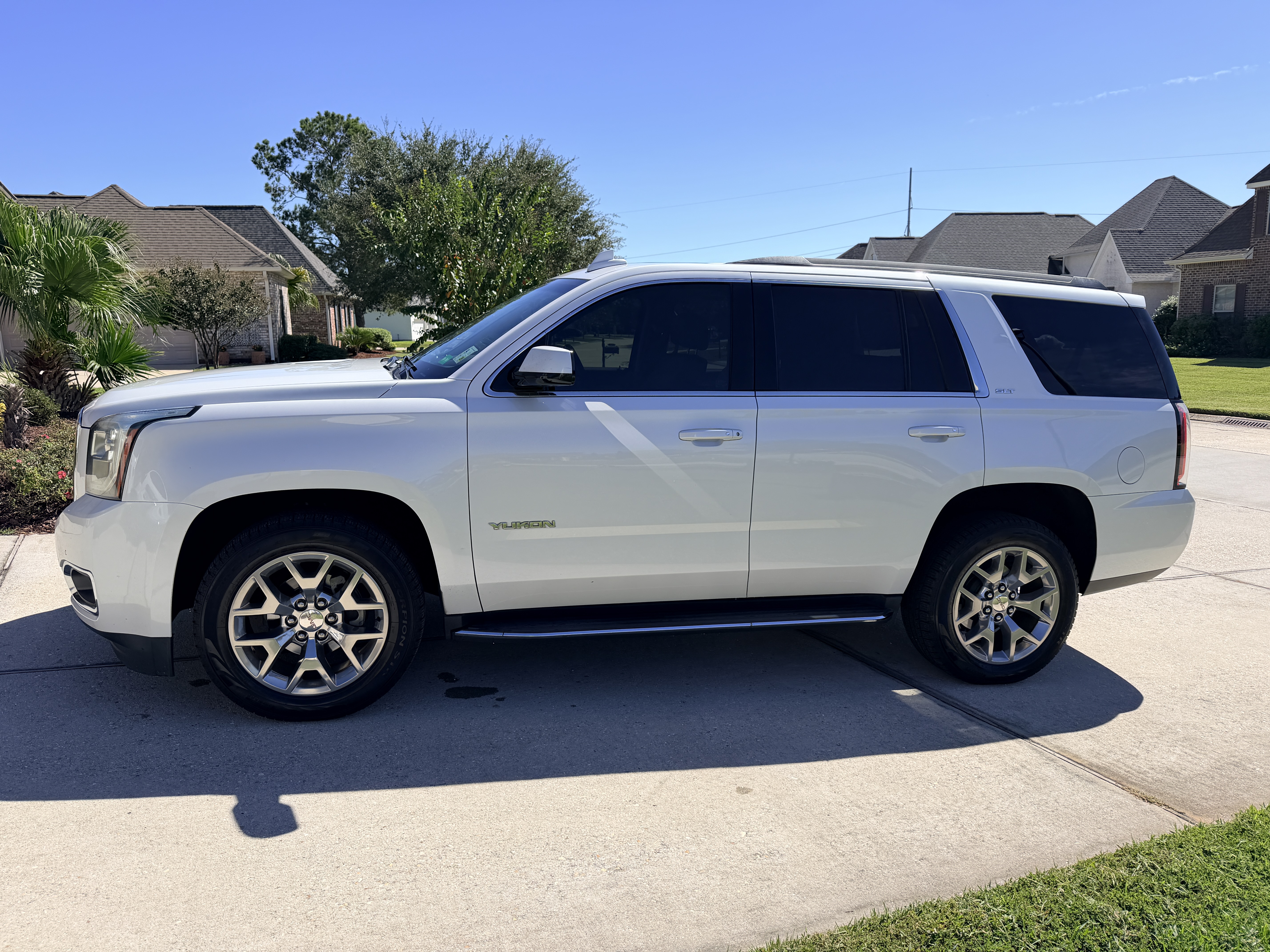 Used 2018 GMC Yukon SLT w/ Open Road Package RWD image 1