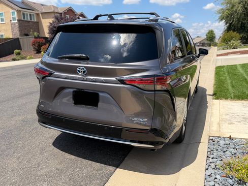 Used 2021 Toyota Sienna Platinum AWD/4WD image 16