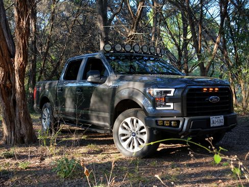 Used 2017 Ford F150 XL w/ Equipment Group 101A Mid AWD/4WD image 2