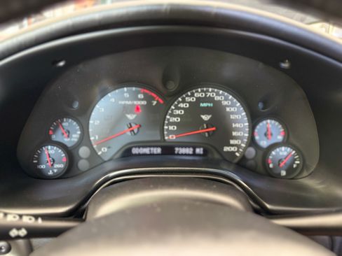 Used 2001 Chevrolet Corvette Convertible w/ Preferred Equipment Group2 RWD image 11
