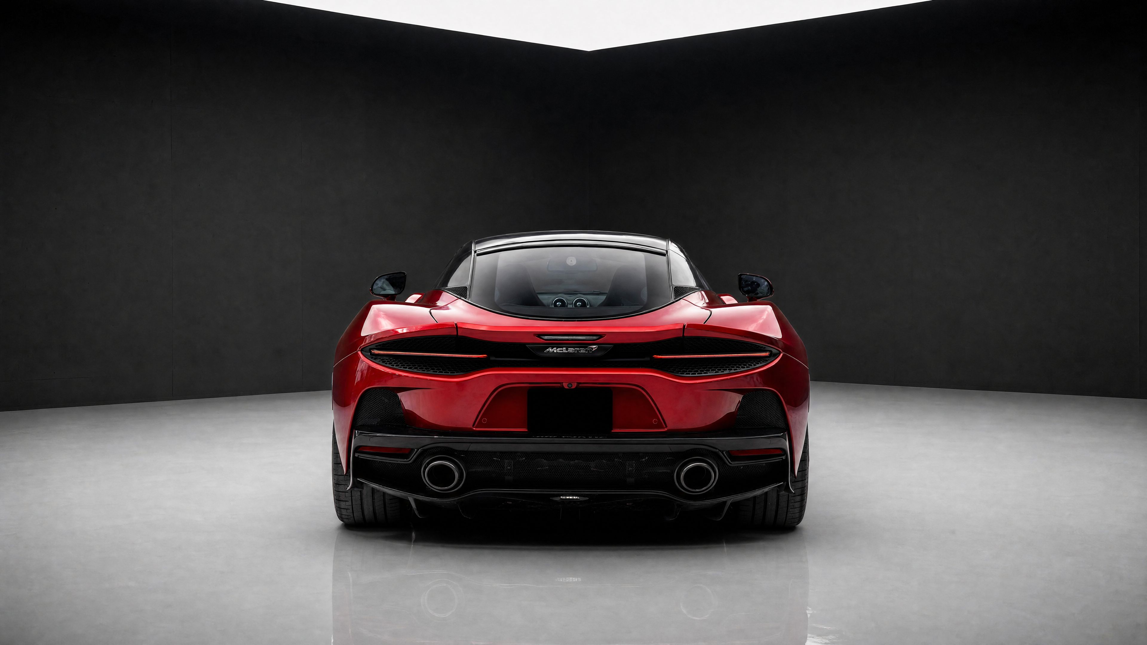 Used 2020 McLaren GT RWD image 4