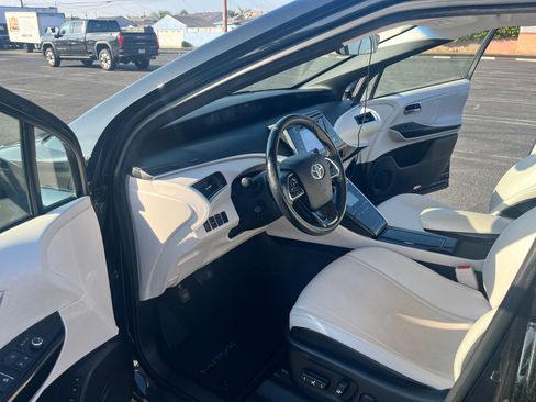 Used 2019 Toyota Mirai image 15