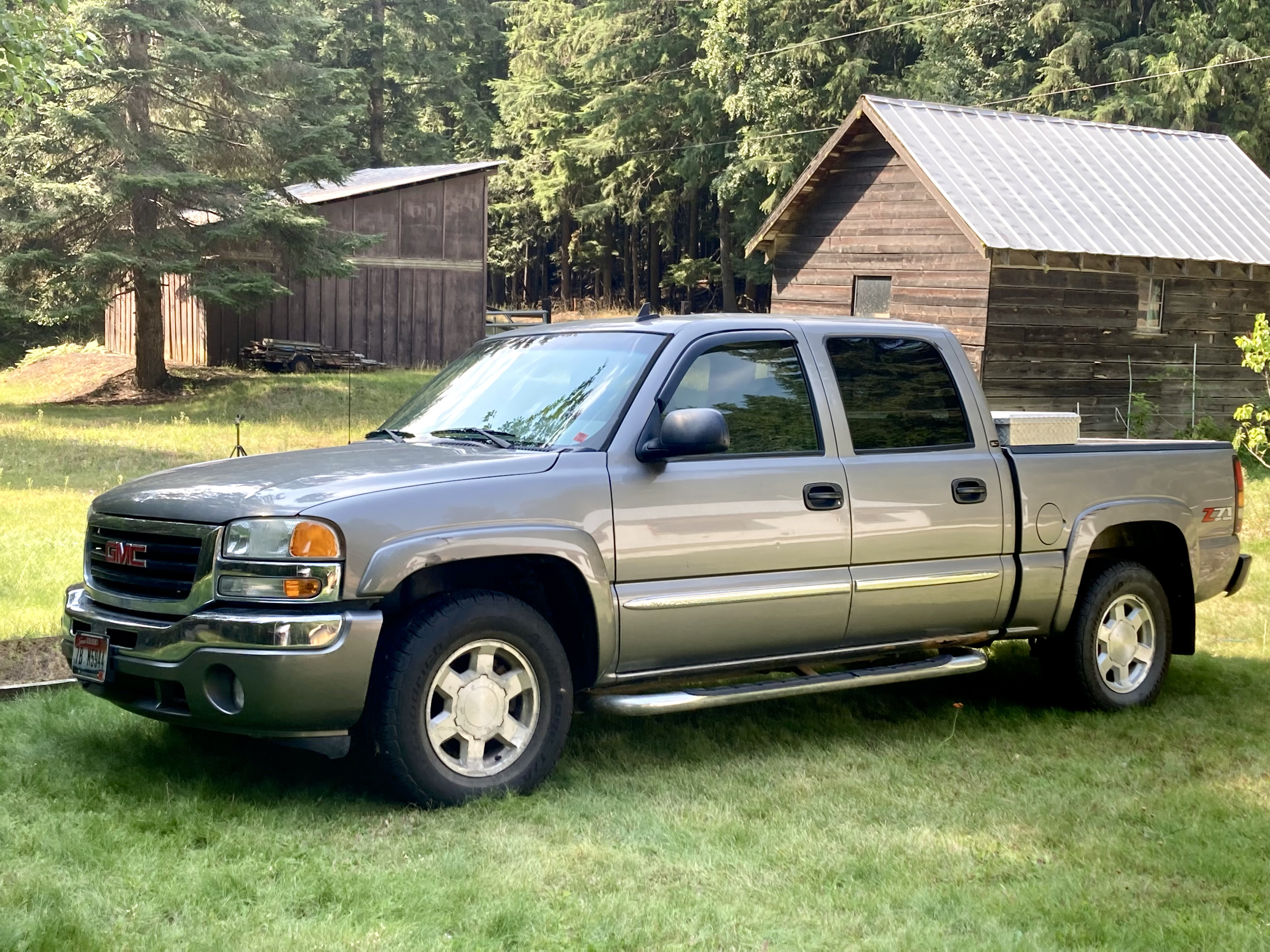 Used 2006 GMC Sierra 1500 SLT w/ Onstar Plus Package AWD/4WD image 1