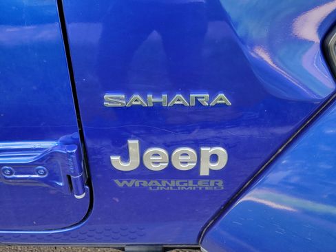 Used 2019 Jeep Wrangler Unlimited Sahara image 8