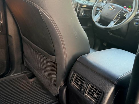 Used 2021 Toyota 4Runner Venture w/ Moonroof Package AWD/4WD image 19