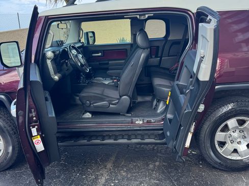 Used 2007 Toyota FJ Cruiser 4WD w/ Upgrade Pkg 1 image 31