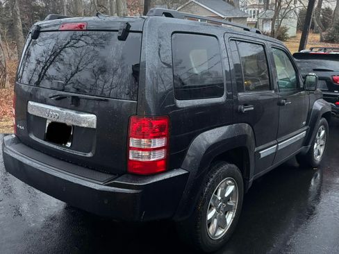 Used 2012 Jeep Liberty Sport image 4