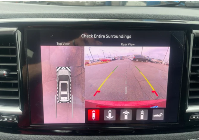 Used 2023 Chrysler Pacifica Touring-L w/ Uconnect Theater Family Group AWD/4WD image 6