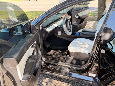 Used 2021 Tesla Model Y Long Range AWD/4WD image 15