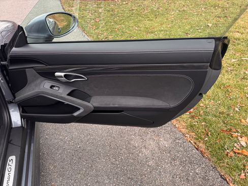 Used 2025 Porsche 718 Cayman GT4 image 10